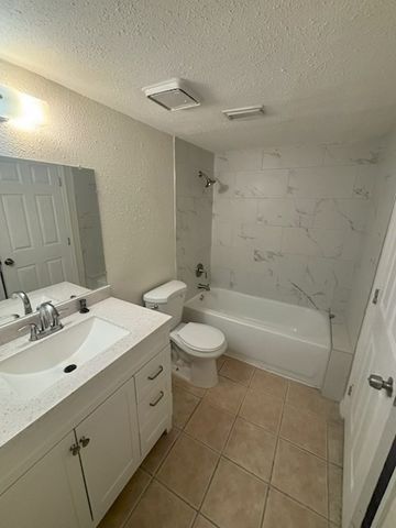 8127 Stonehurst Street 9, Dallas, TX 75217