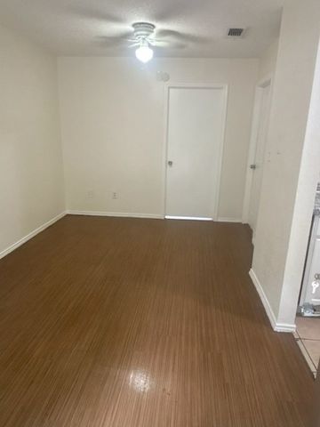 8127 Stonehurst Street 9, Dallas, TX 75217