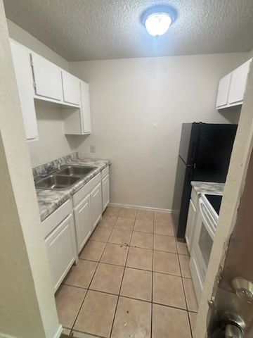 8127 Stonehurst Street 9, Dallas, TX 75217