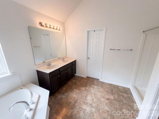 3214 Erwin Trace Drive, Charlotte, NC 28213