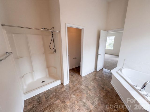 3214 Erwin Trace Drive, Charlotte, NC 28213