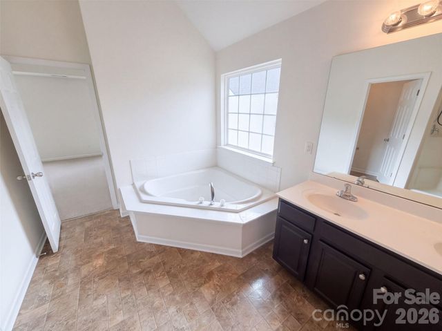 3214 Erwin Trace Drive, Charlotte, NC 28213