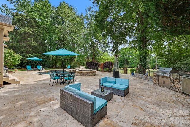 10615 Lederer Avenue, Charlotte, NC 28277