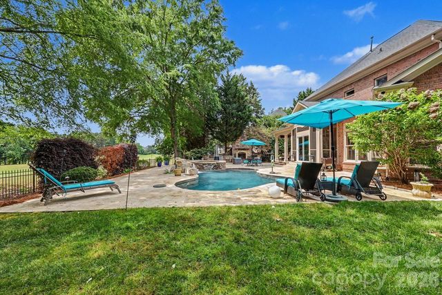 10615 Lederer Avenue, Charlotte, NC 28277