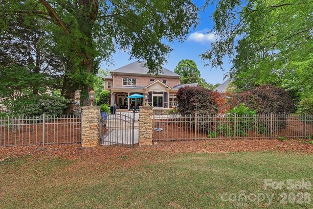 10615 Lederer Avenue, Charlotte, NC 28277