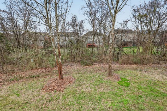 6630 Sunnywood Dr, Nashville, TN 37211