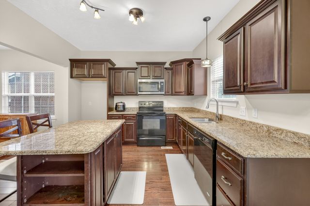 6630 Sunnywood Dr, Nashville, TN 37211