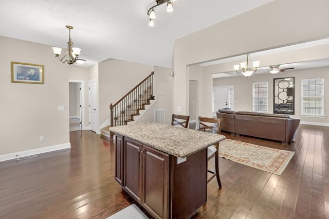 6630 Sunnywood Dr, Nashville, TN 37211