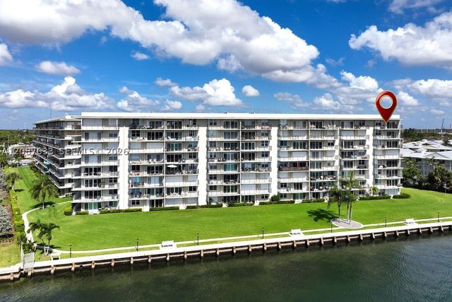 801 Lake Shore Dr 801, Lake Park, FL 33403