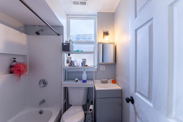 921 McPherson Avenue, Cincinnati, OH 45205