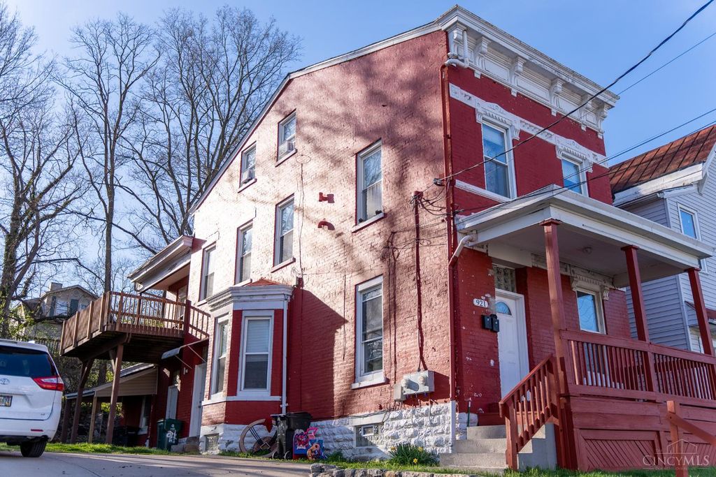 921 McPherson Avenue, Cincinnati, OH 45205
