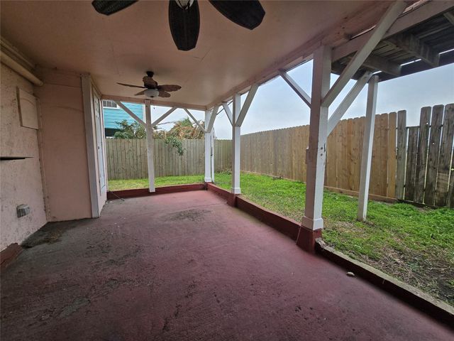 5712 Maco Street, Galveston, TX 77551