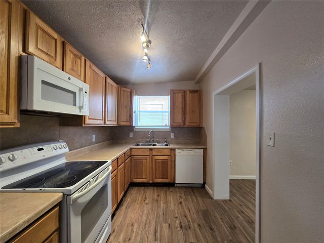 5712 Maco Street, Galveston, TX 77551