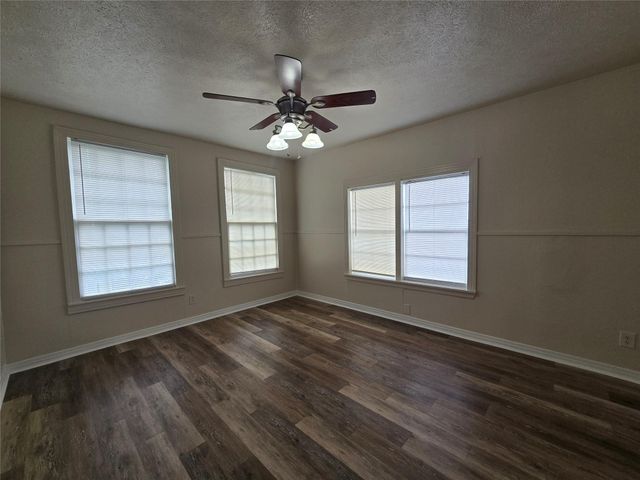 5712 Maco Street, Galveston, TX 77551