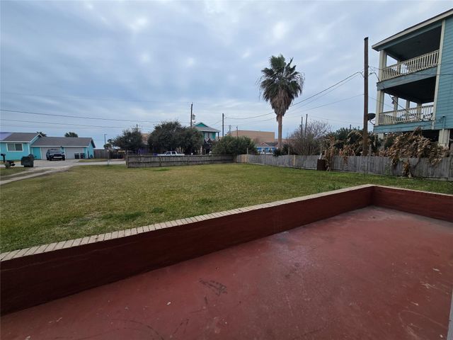 5712 Maco Street, Galveston, TX 77551