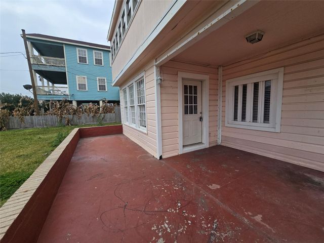 5712 Maco Street, Galveston, TX 77551