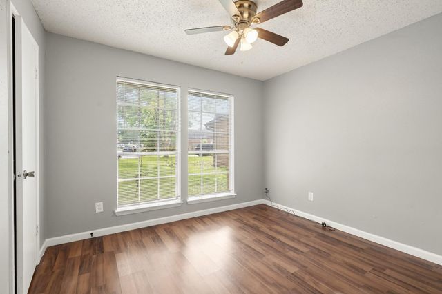 2220 Spruce Drive, Rosenberg, TX 77471