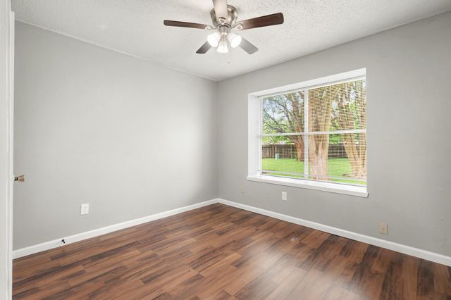 2220 Spruce Drive, Rosenberg, TX 77471
