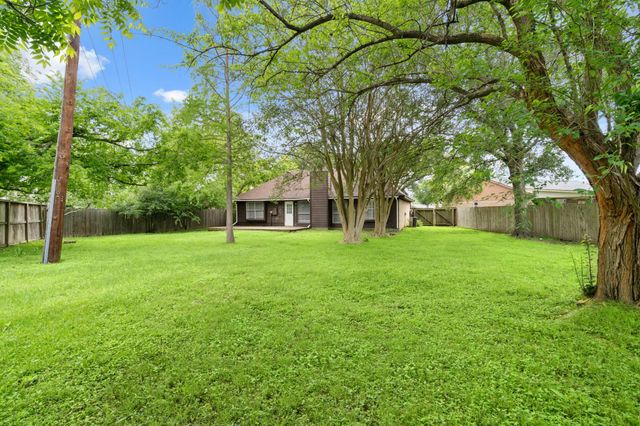 2220 Spruce Drive, Rosenberg, TX 77471