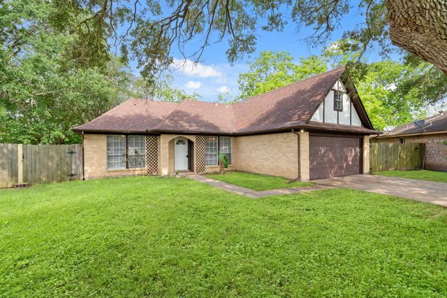 2220 Spruce Drive, Rosenberg, TX 77471