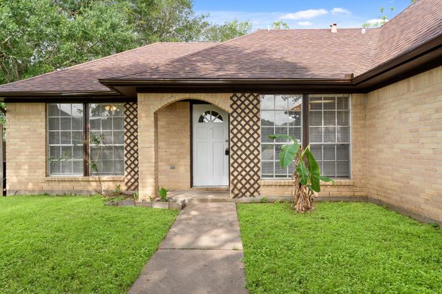2220 Spruce Drive, Rosenberg, TX 77471