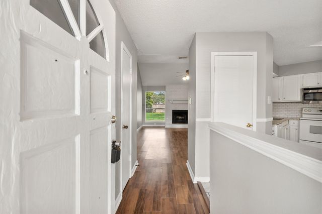 2220 Spruce Drive, Rosenberg, TX 77471