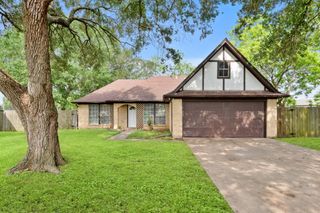 2220 Spruce Drive, Rosenberg, TX 77471