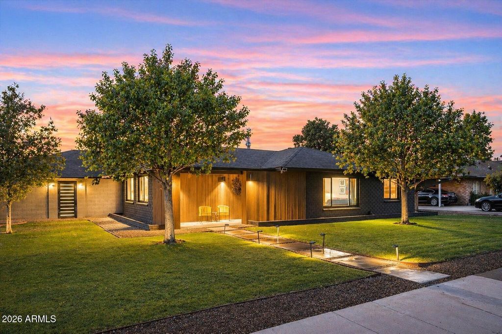 3802 E PICCADILLY Road, Phoenix, AZ 85018 — exterior