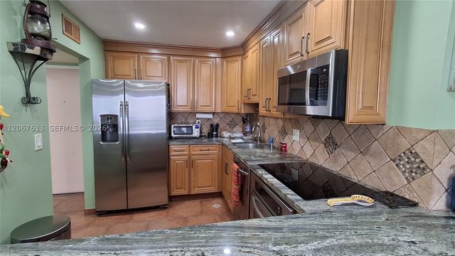 13499 Biscayne Blvd PH1712, North Miami, FL 33181
