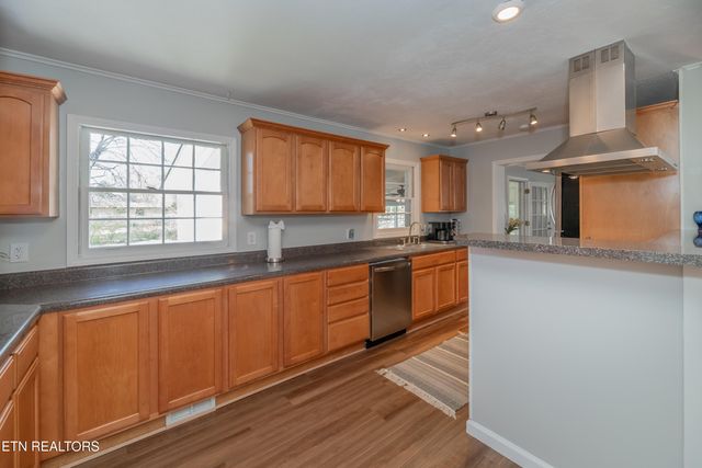733 Waco Rd, Knoxville, TN 37919