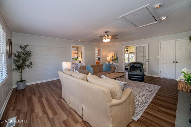 733 Waco Rd, Knoxville, TN 37919