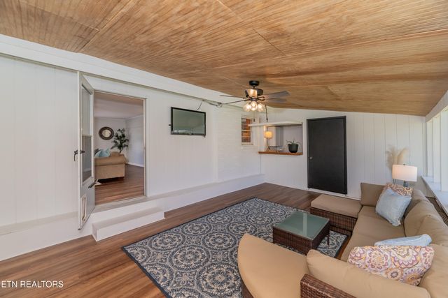 733 Waco Rd, Knoxville, TN 37919