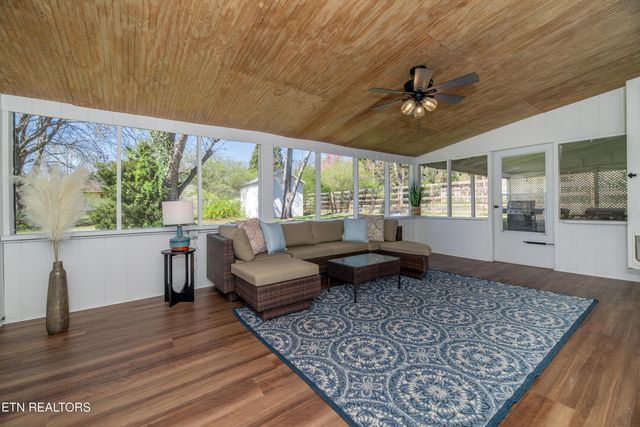 733 Waco Rd, Knoxville, TN 37919