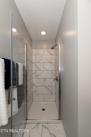 733 Waco Rd, Knoxville, TN 37919