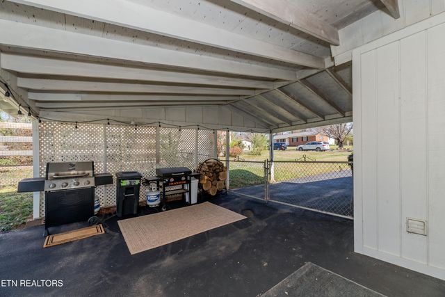 733 Waco Rd, Knoxville, TN 37919