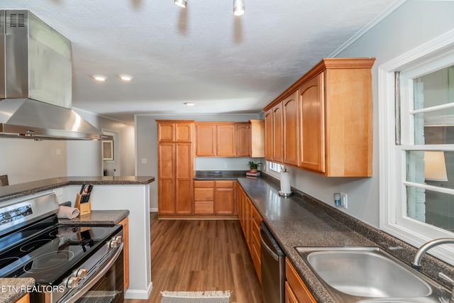 733 Waco Rd, Knoxville, TN 37919