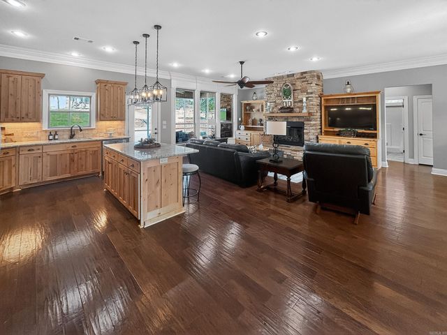 3 Linares Lane, Hot Springs Village, AR 71909