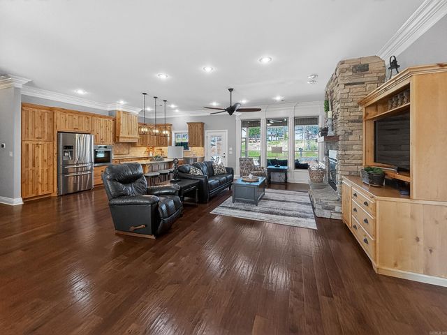 3 Linares Lane, Hot Springs Village, AR 71909