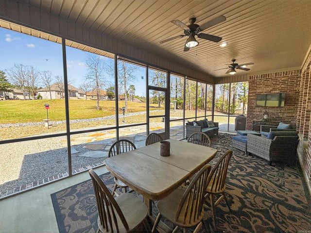 3 Linares Lane, Hot Springs Village, AR 71909