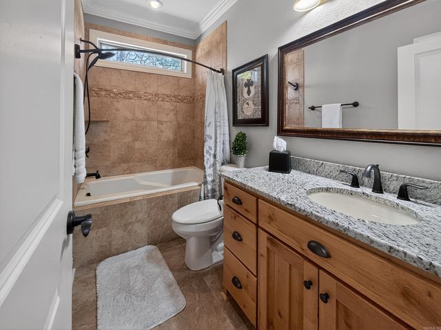 3 Linares Lane, Hot Springs Village, AR 71909