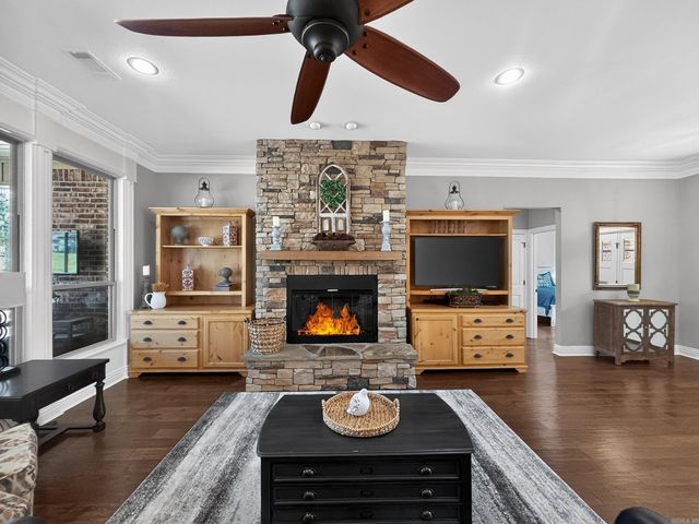 3 Linares Lane, Hot Springs Village, AR 71909