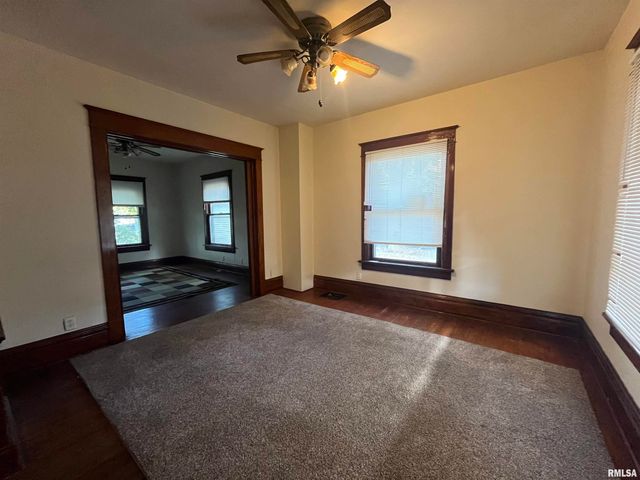 2919 7TH Avenue, Rock Island, IL 61201