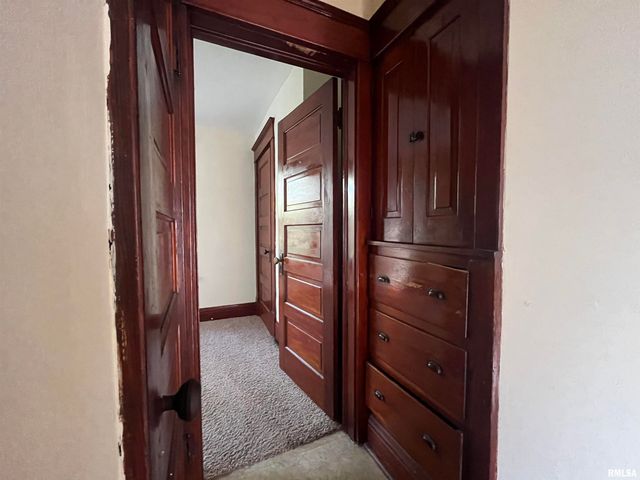 2919 7TH Avenue, Rock Island, IL 61201