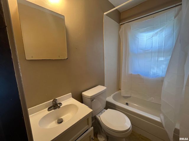 2919 7TH Avenue, Rock Island, IL 61201