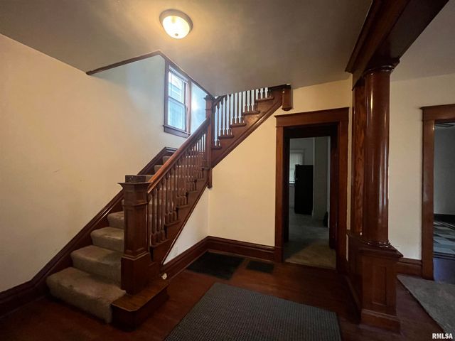 2919 7TH Avenue, Rock Island, IL 61201