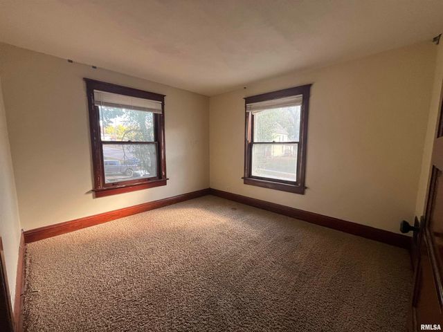 2919 7TH Avenue, Rock Island, IL 61201