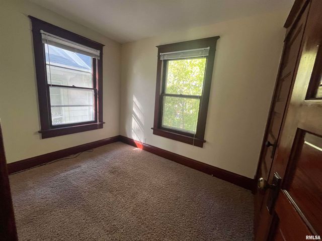 2919 7TH Avenue, Rock Island, IL 61201