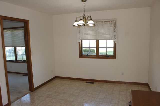 3 Delmar Drive, Clinton, IL 61727