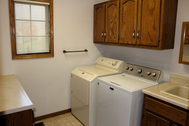 3 Delmar Drive, Clinton, IL 61727