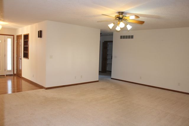 3 Delmar Drive, Clinton, IL 61727